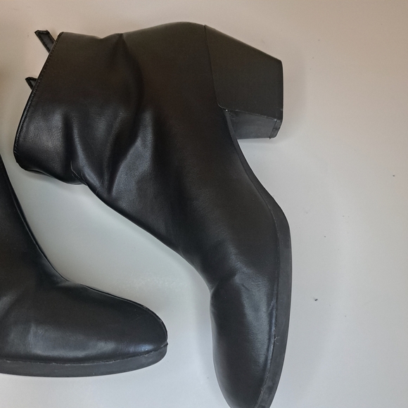 Unlisted Black Ankle Booties with Zipper Detail Size 10 B3 - Picture 6 of 9